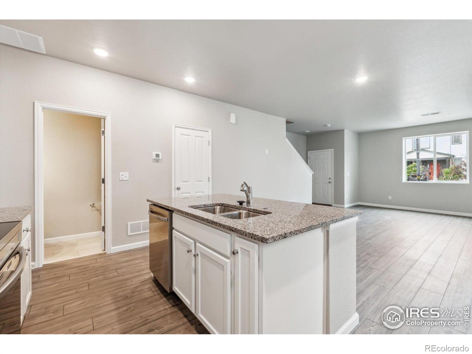 MLS Image #8 for 286  shoveler way,johnstown, Colorado