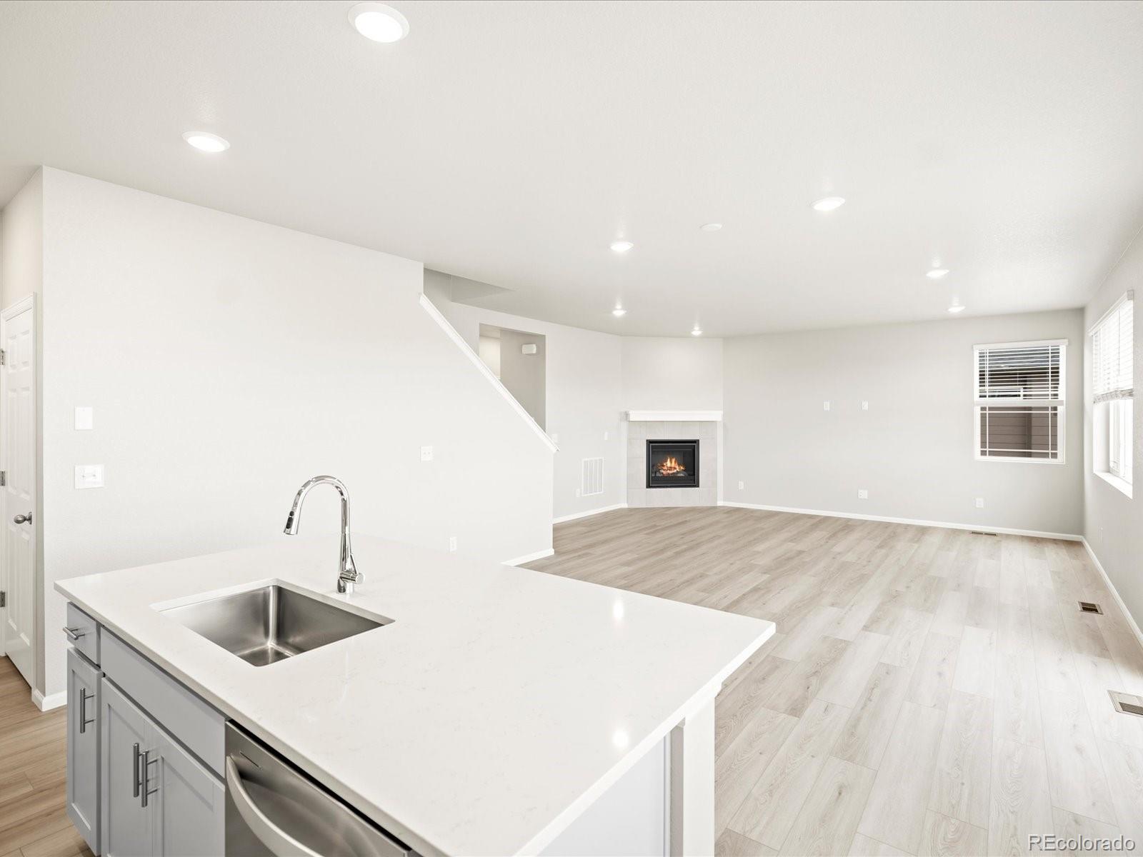 MLS Image #10 for 8820  sedalia street,commerce city, Colorado