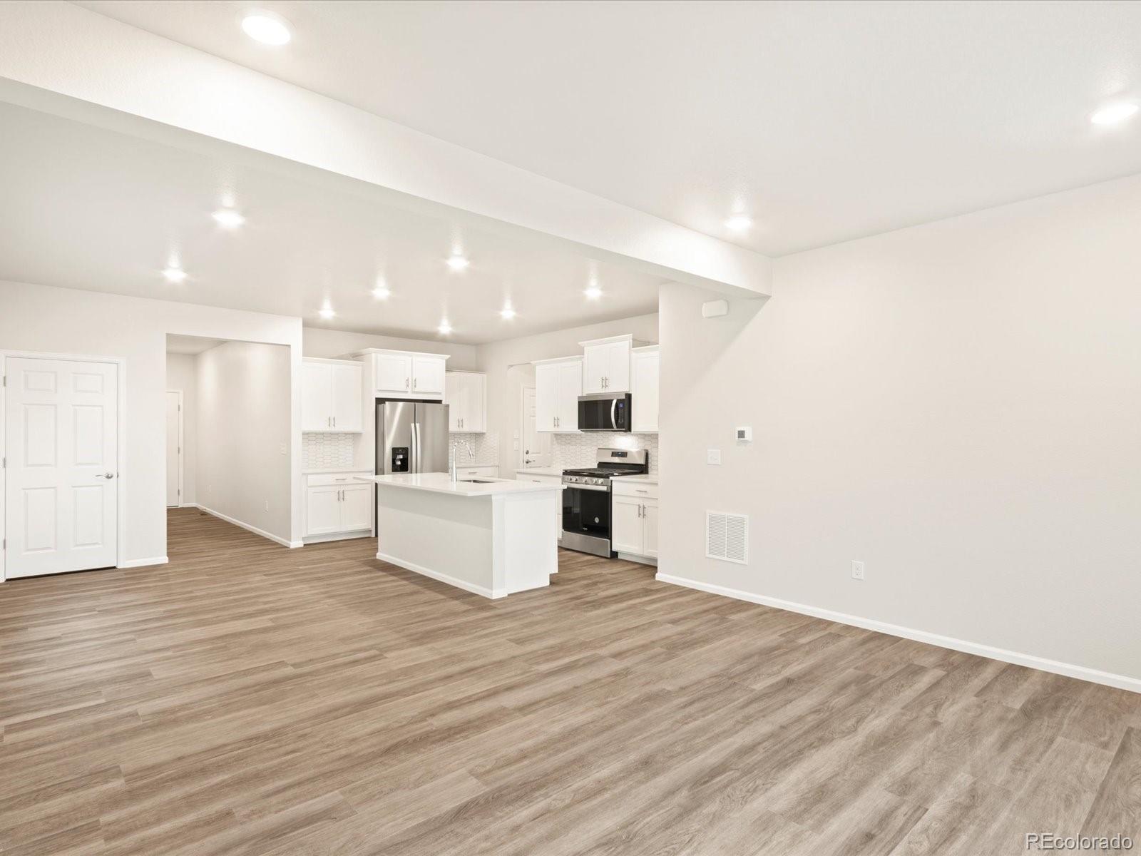 MLS Image #10 for 623  97th avenue,greeley, Colorado