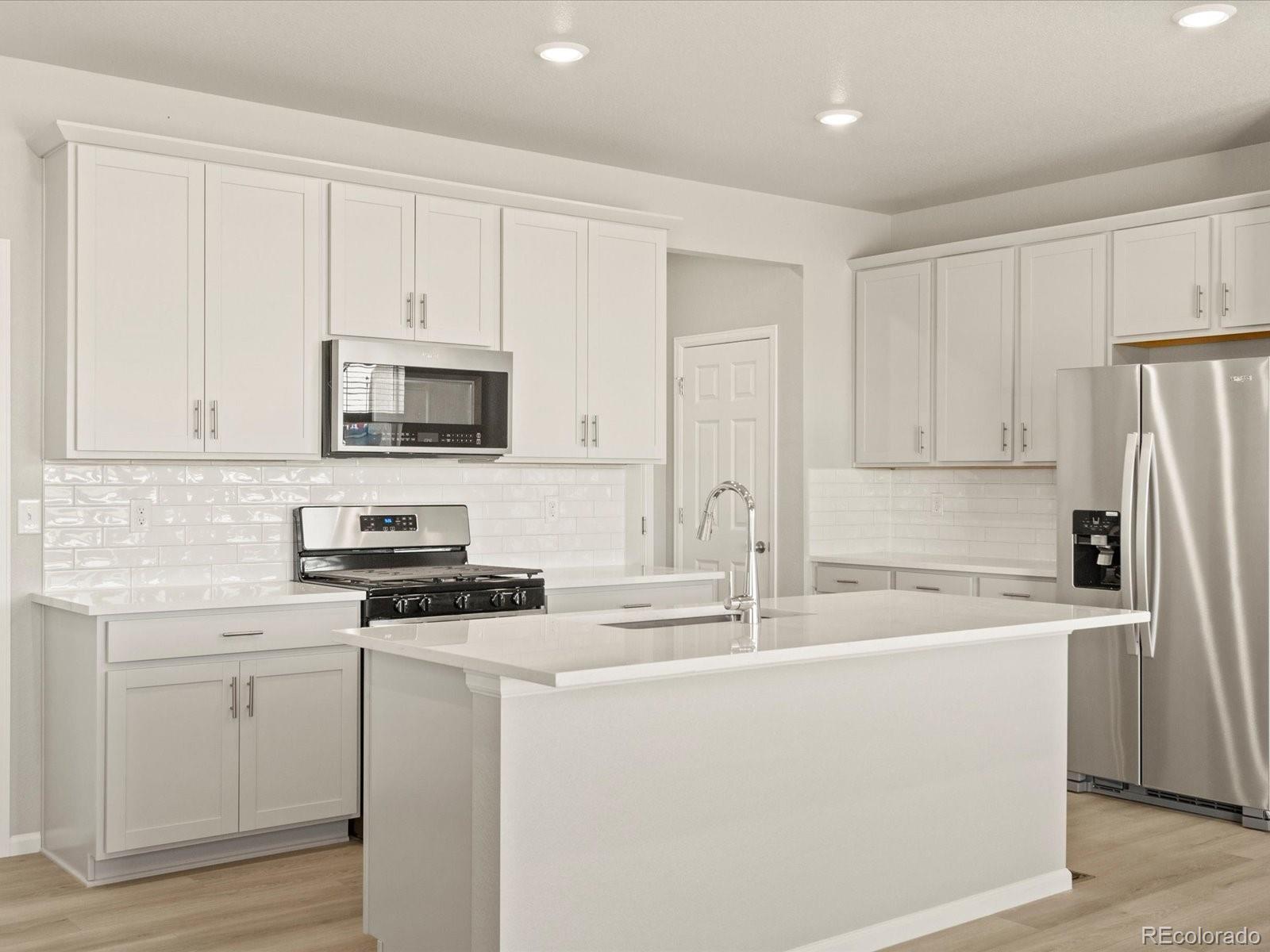 MLS Image #11 for 631  97th avenue,greeley, Colorado