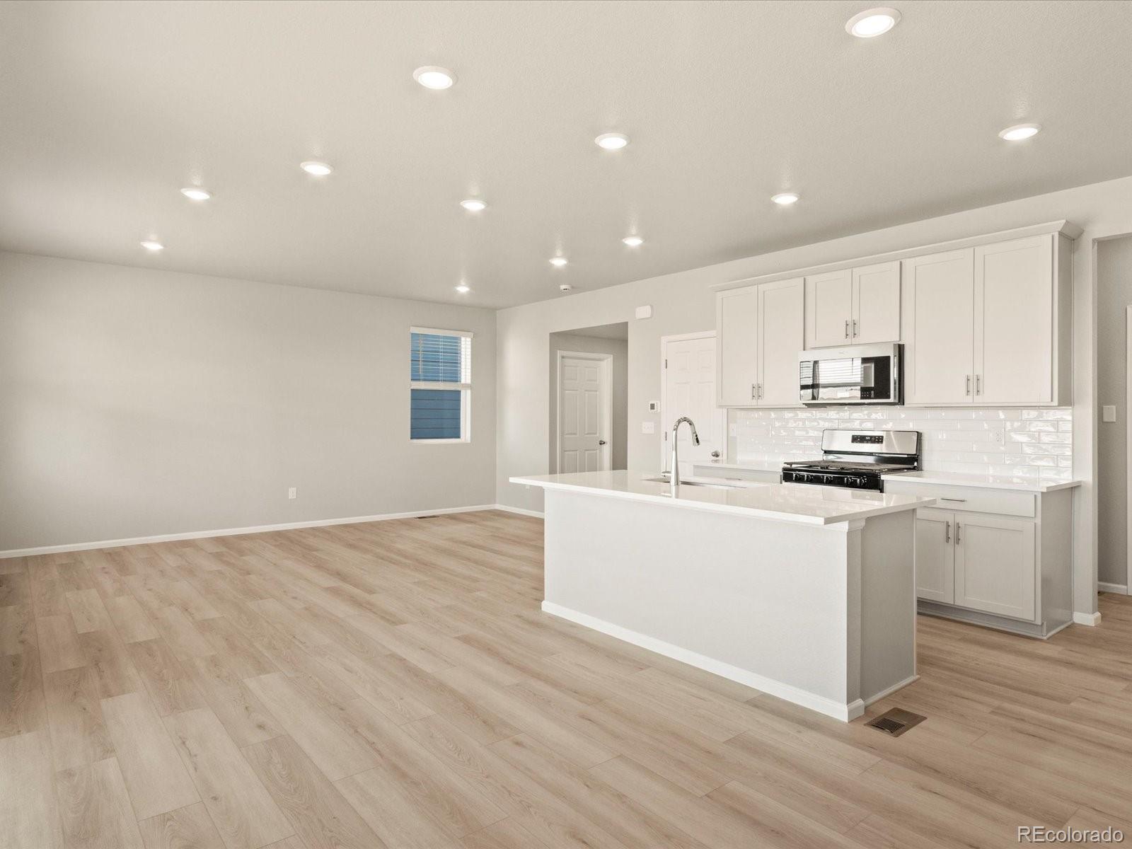 MLS Image #14 for 631  97th avenue,greeley, Colorado