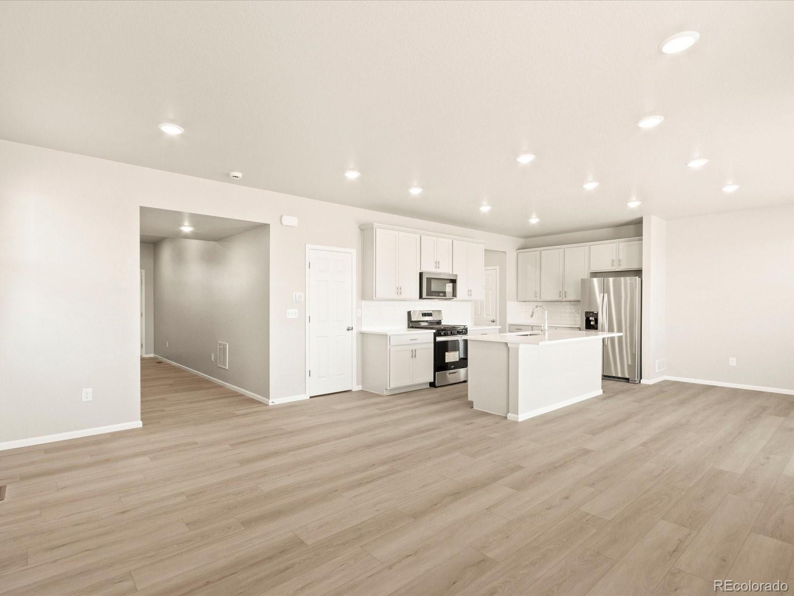 MLS Image #9 for 631  97th avenue,greeley, Colorado