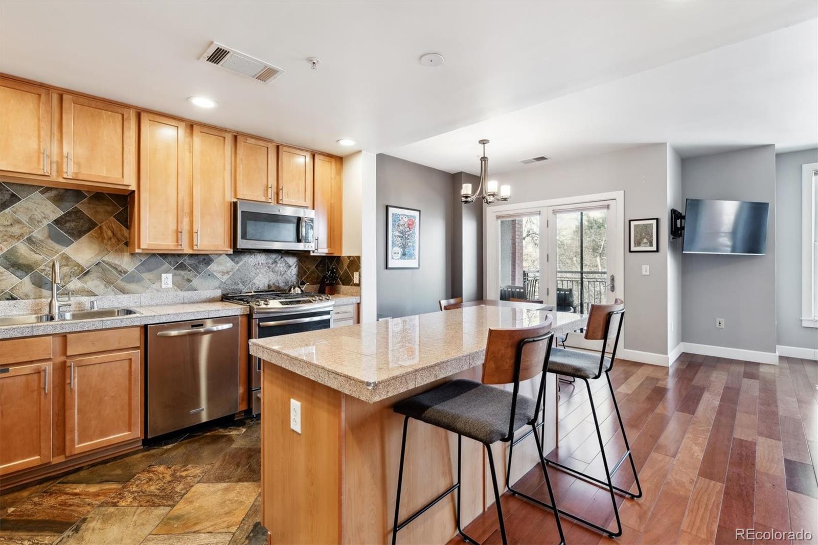 MLS Image #11 for 1630 n clarkson street,denver, Colorado