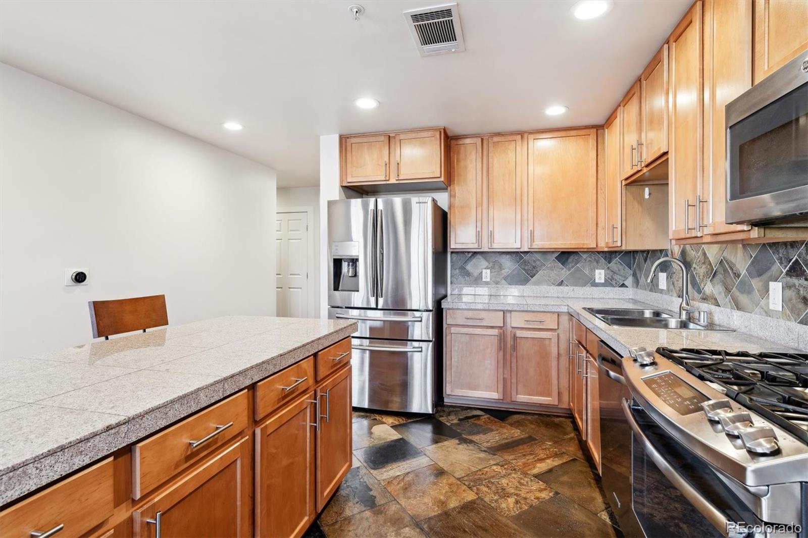 MLS Image #13 for 1630 n clarkson street,denver, Colorado