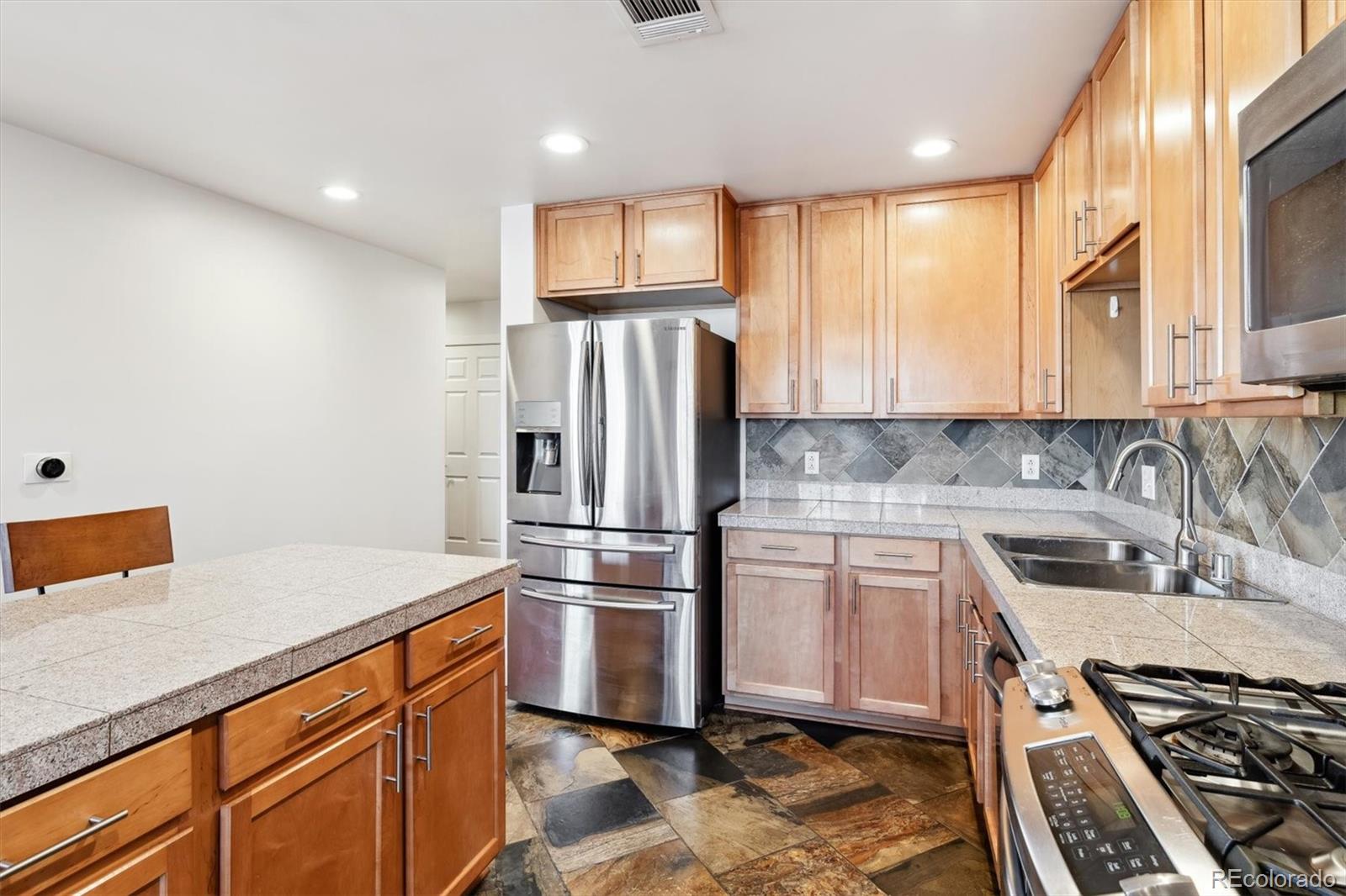 MLS Image #14 for 1630 n clarkson street,denver, Colorado