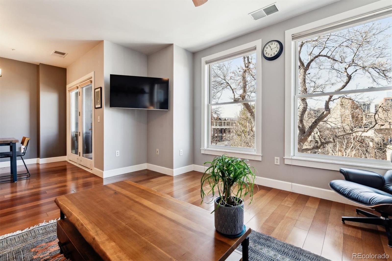 MLS Image #19 for 1630 n clarkson street,denver, Colorado