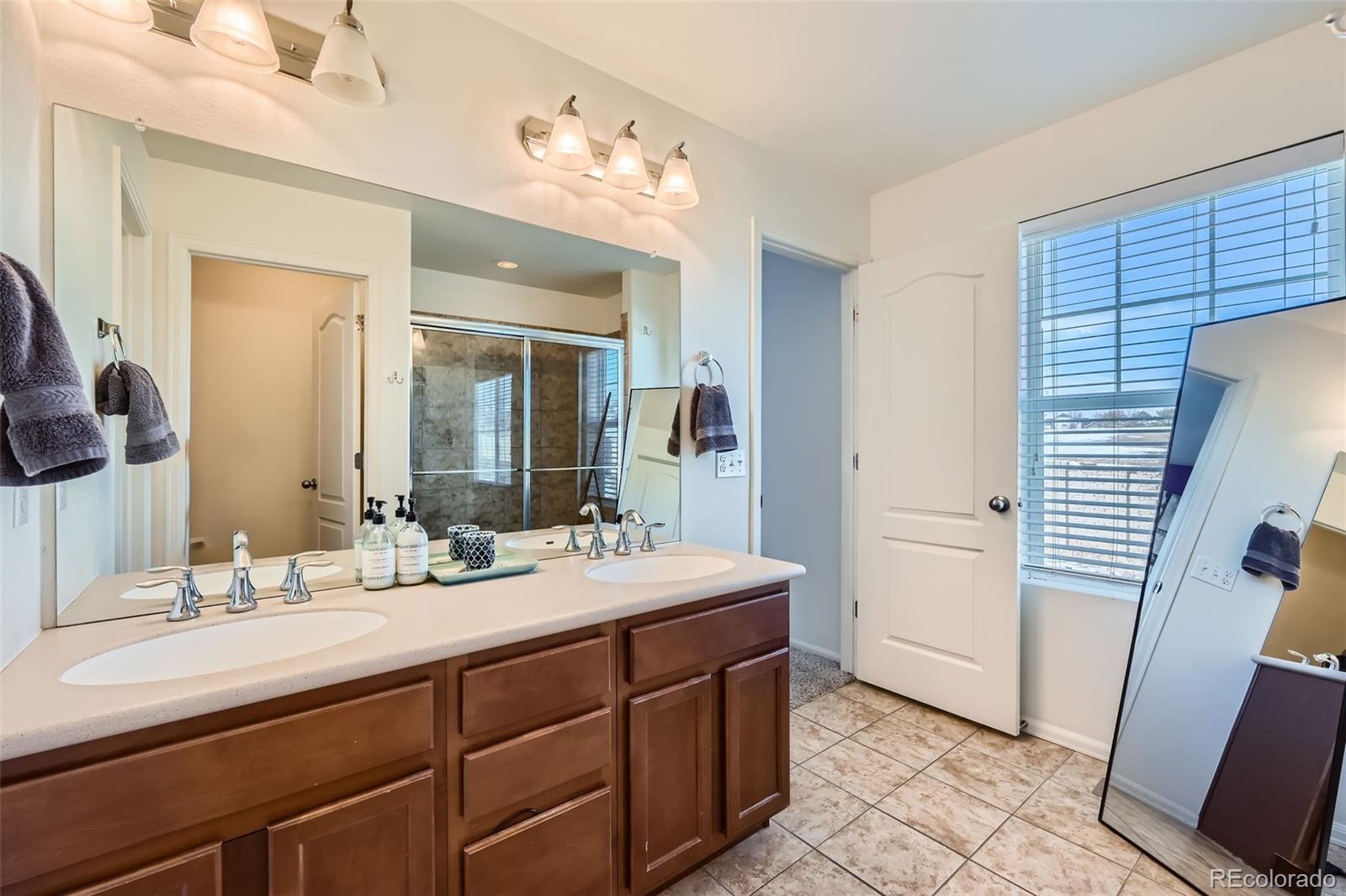 MLS Image #13 for 5583 s elk court,aurora, Colorado