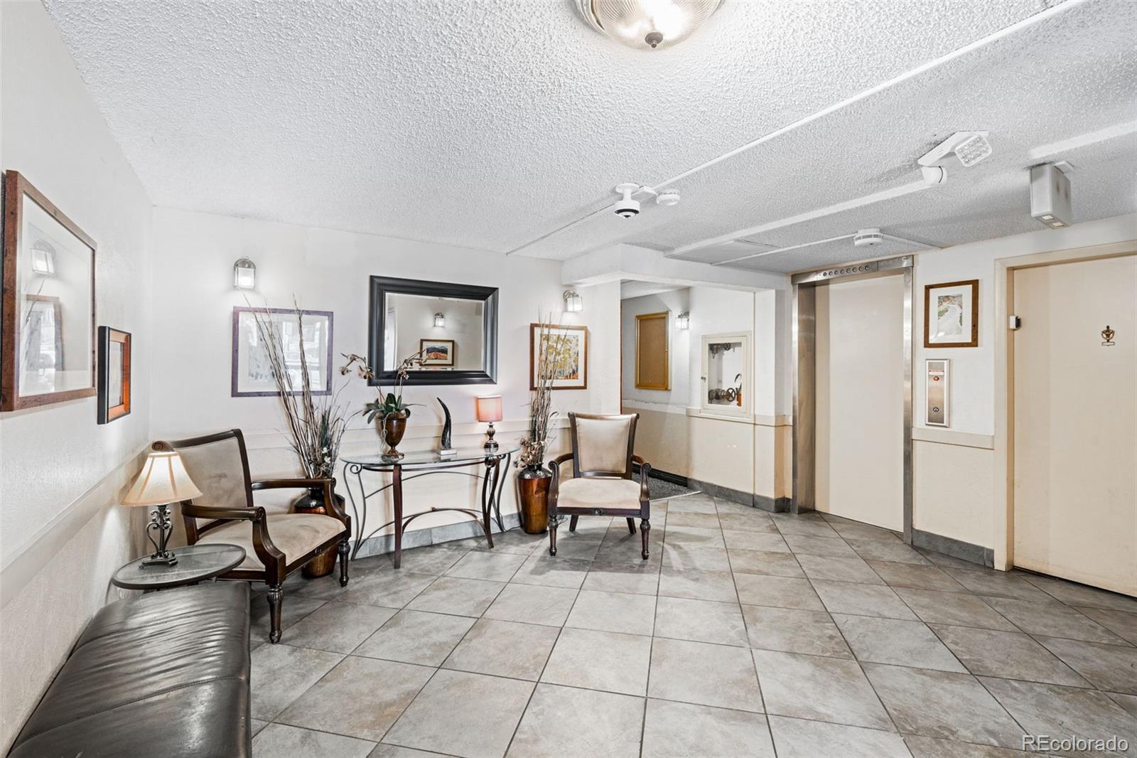 MLS Image #11 for 1008 n corona street 204,denver, Colorado