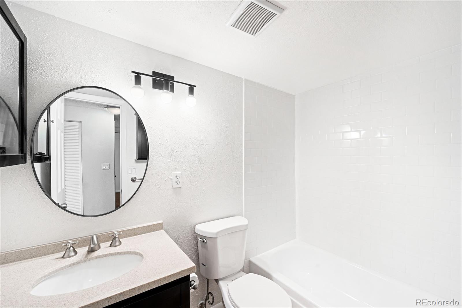 MLS Image #8 for 1008 n corona street 204,denver, Colorado