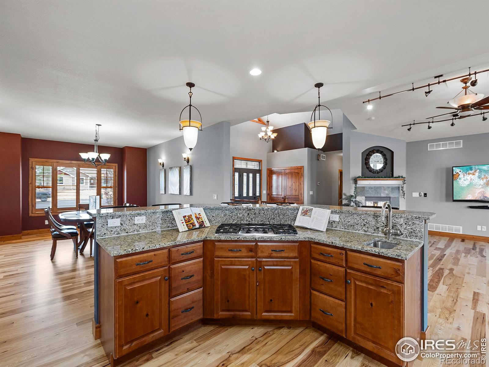 MLS Image #10 for 7519  buffalo court,loveland, Colorado