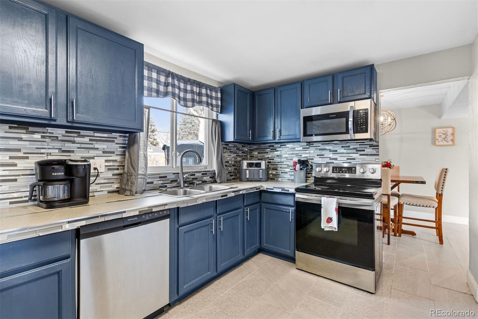 CMA Image for 33  stanford avenue,Pueblo, Colorado