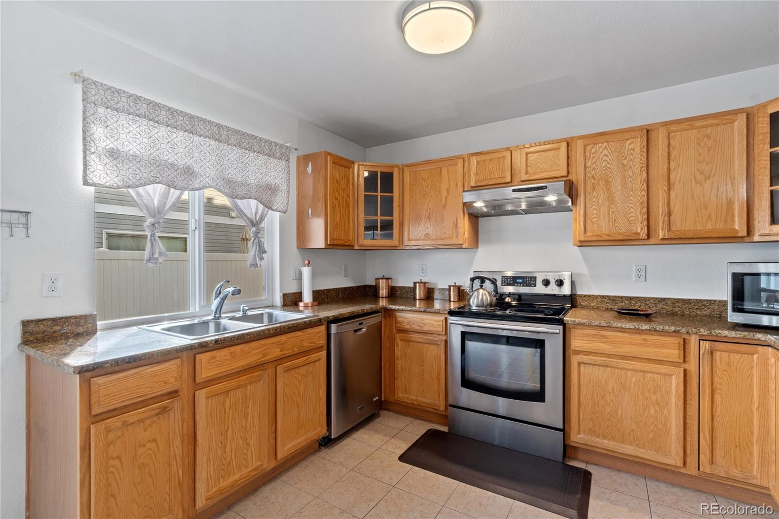 MLS Image #7 for 19813 e 47th avenue,denver, Colorado