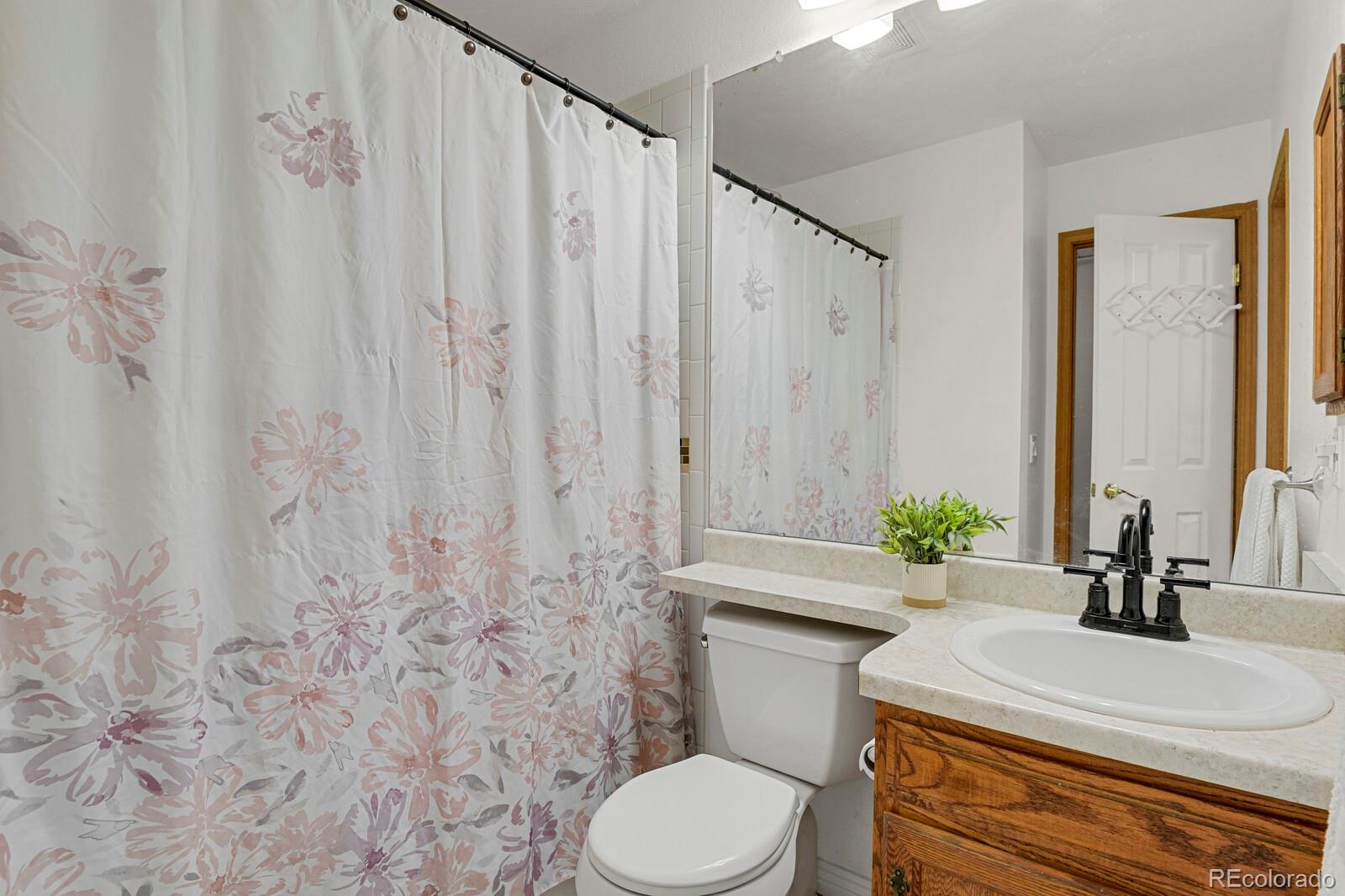 MLS Image #11 for 6742 s independence street,littleton, Colorado