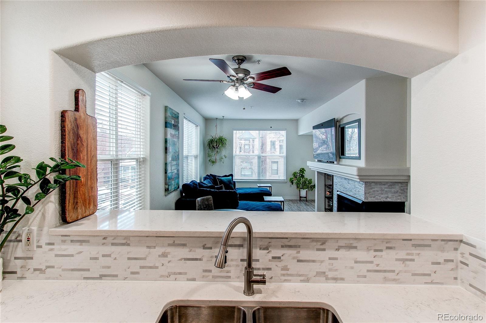 MLS Image #14 for 1727 n pearl street 201,denver, Colorado