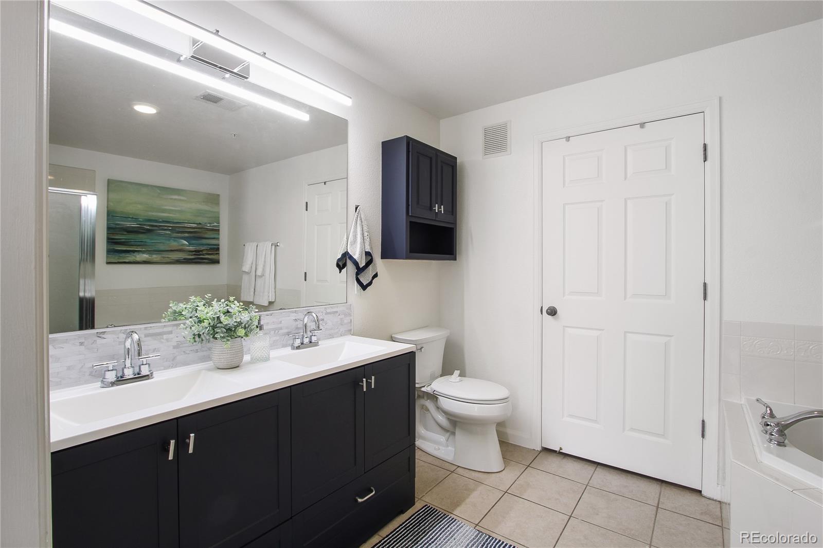 MLS Image #27 for 1727 n pearl street 201,denver, Colorado