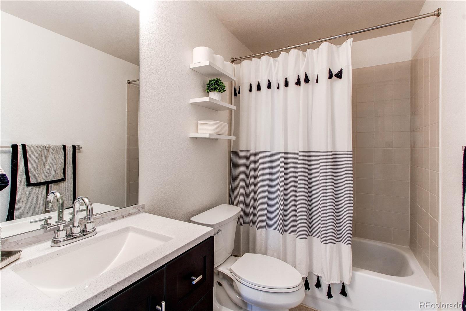 MLS Image #32 for 1727 n pearl street 201,denver, Colorado