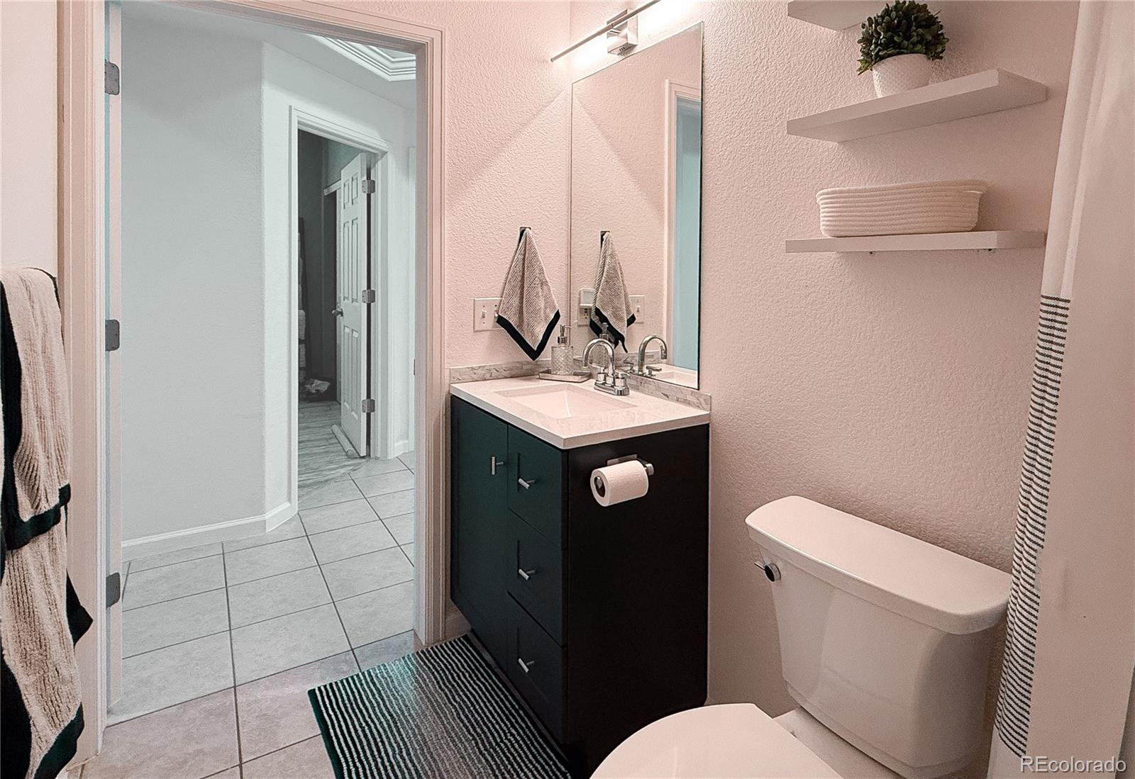 MLS Image #33 for 1727 n pearl street 201,denver, Colorado