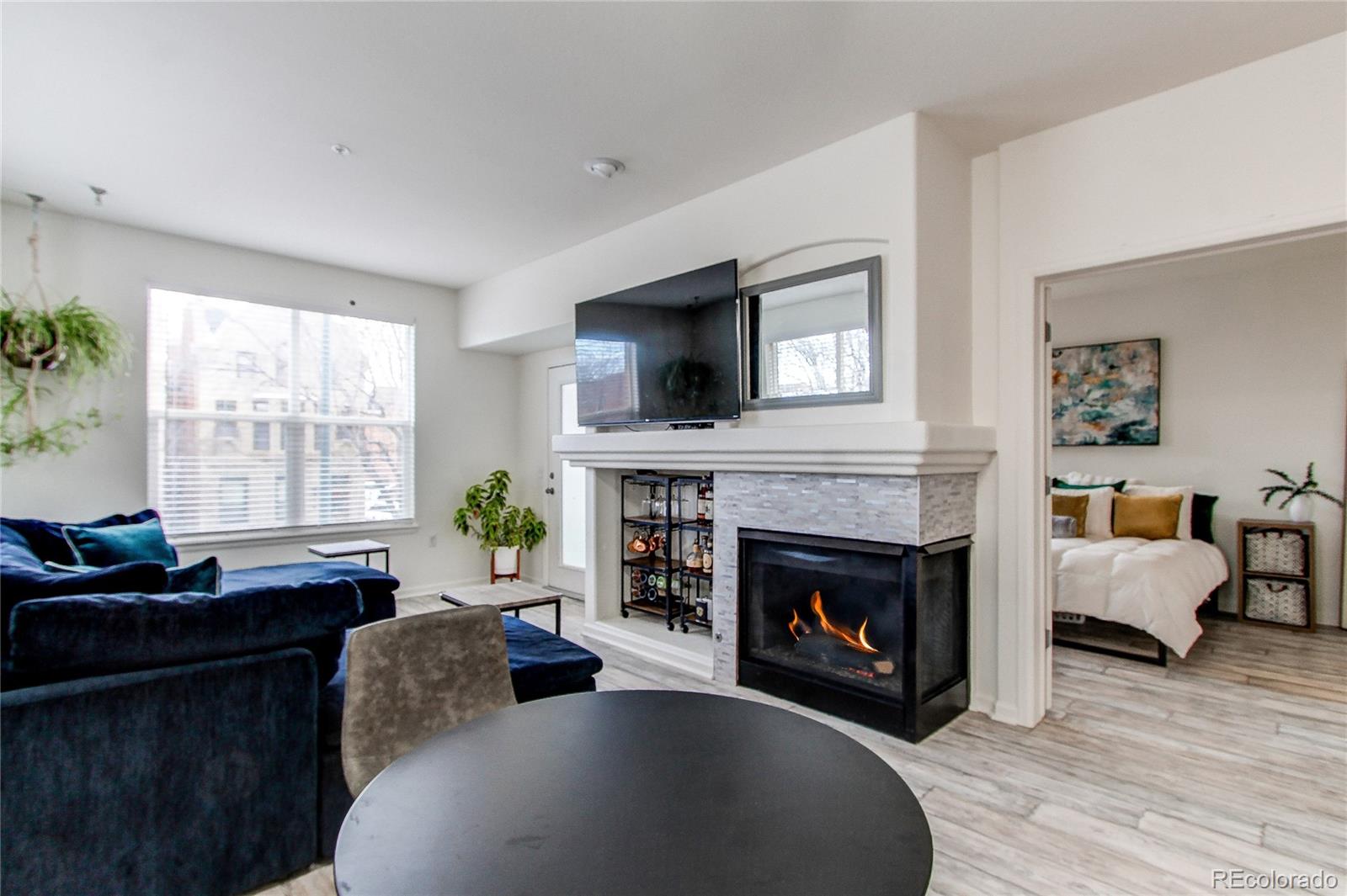 MLS Image #5 for 1727 n pearl street 201,denver, Colorado