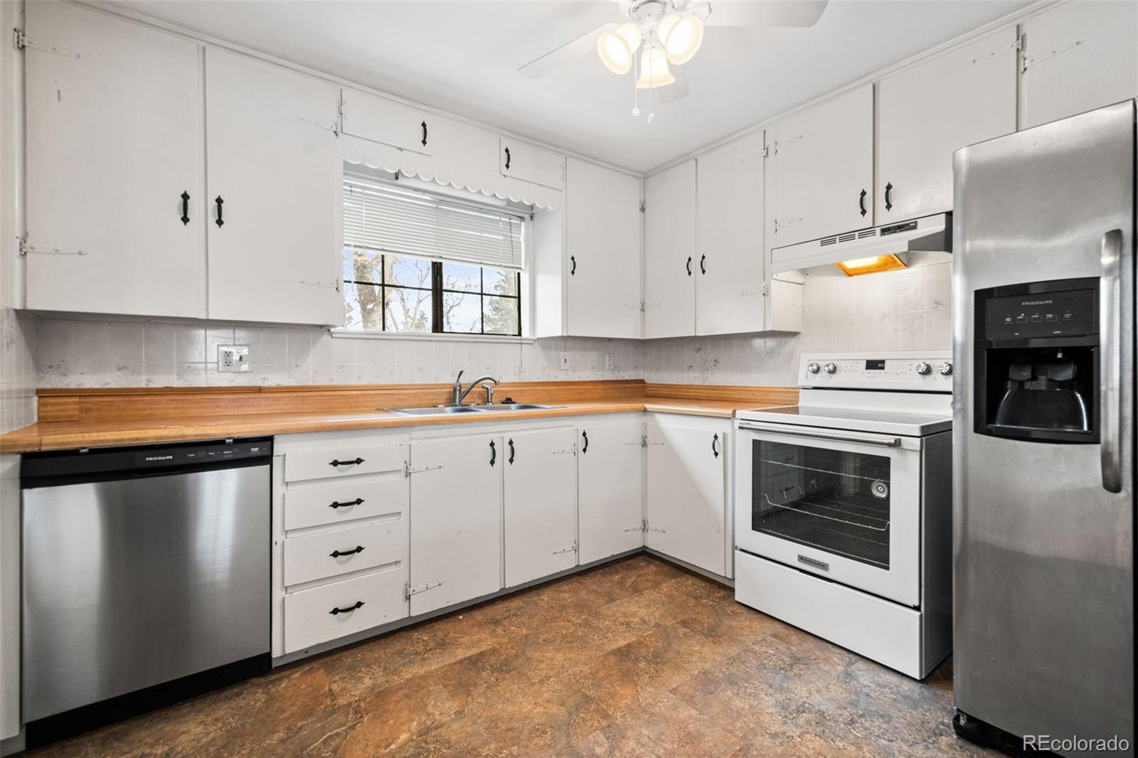 MLS Image #15 for 1876 s chester circle,denver, Colorado