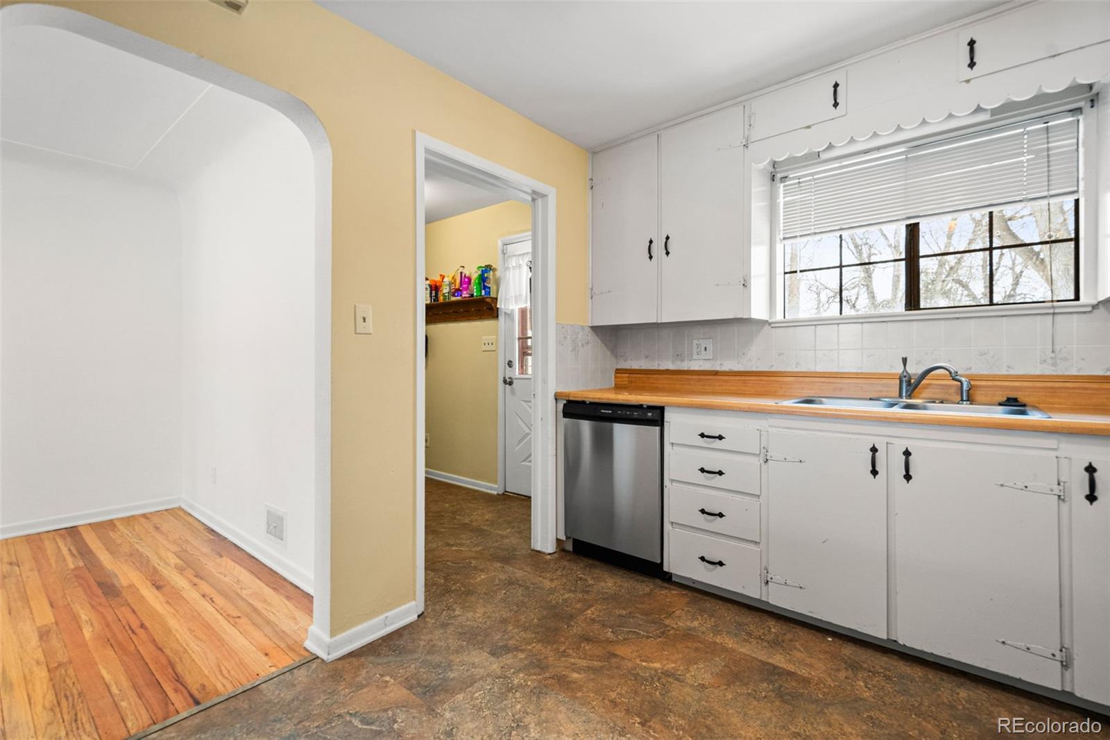 MLS Image #16 for 1876 s chester circle,denver, Colorado