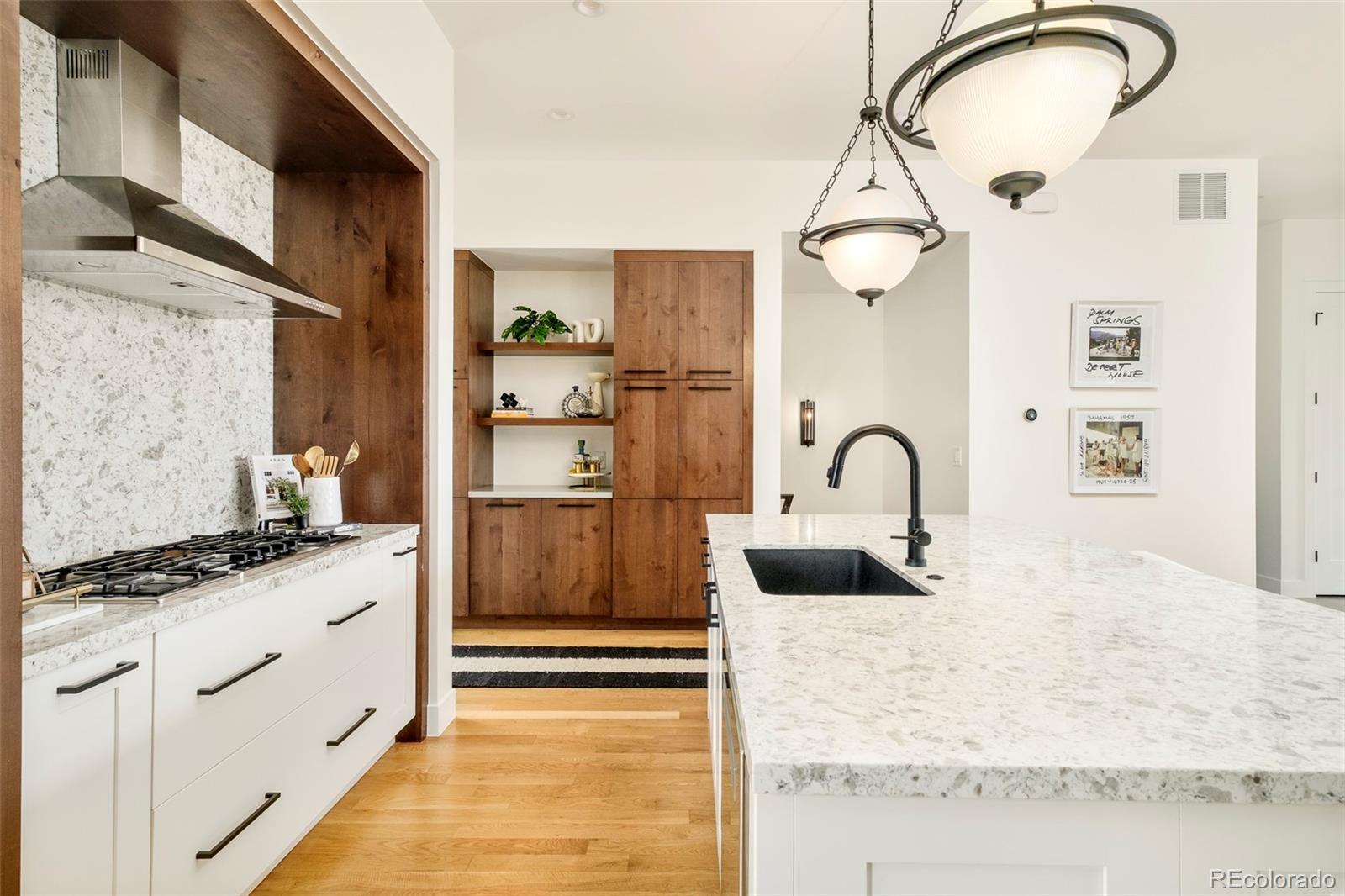 MLS Image #14 for 1921 w 37th avenue,denver, Colorado