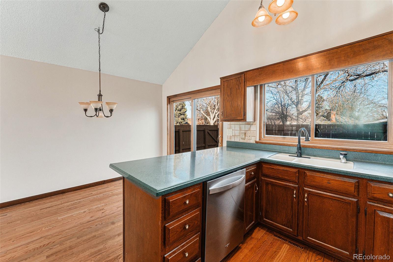 MLS Image #7 for 127 s eagle circle,aurora, Colorado