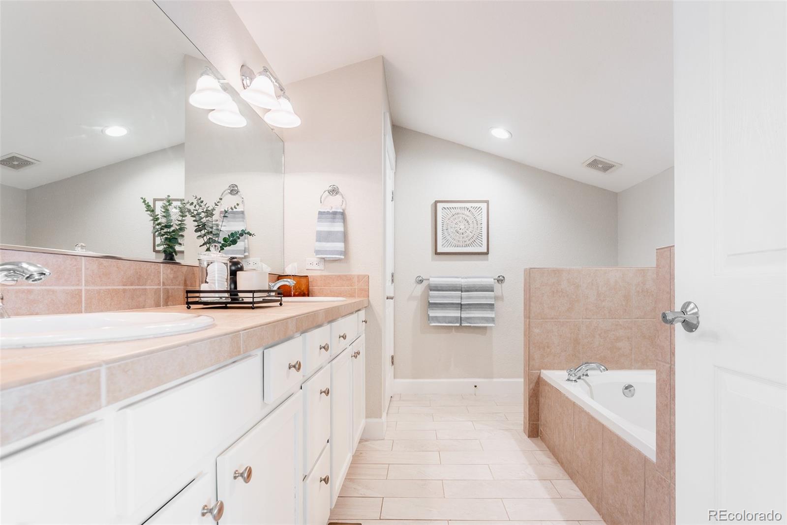 MLS Image #16 for 1699 n downing street,denver, Colorado