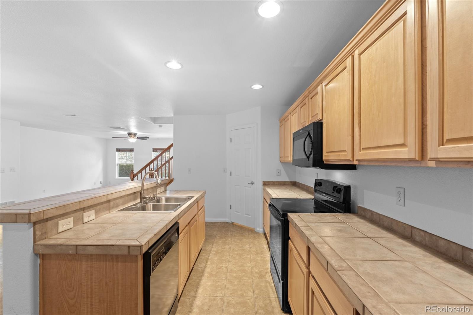 MLS Image #13 for 9770  mayfair street,englewood, Colorado