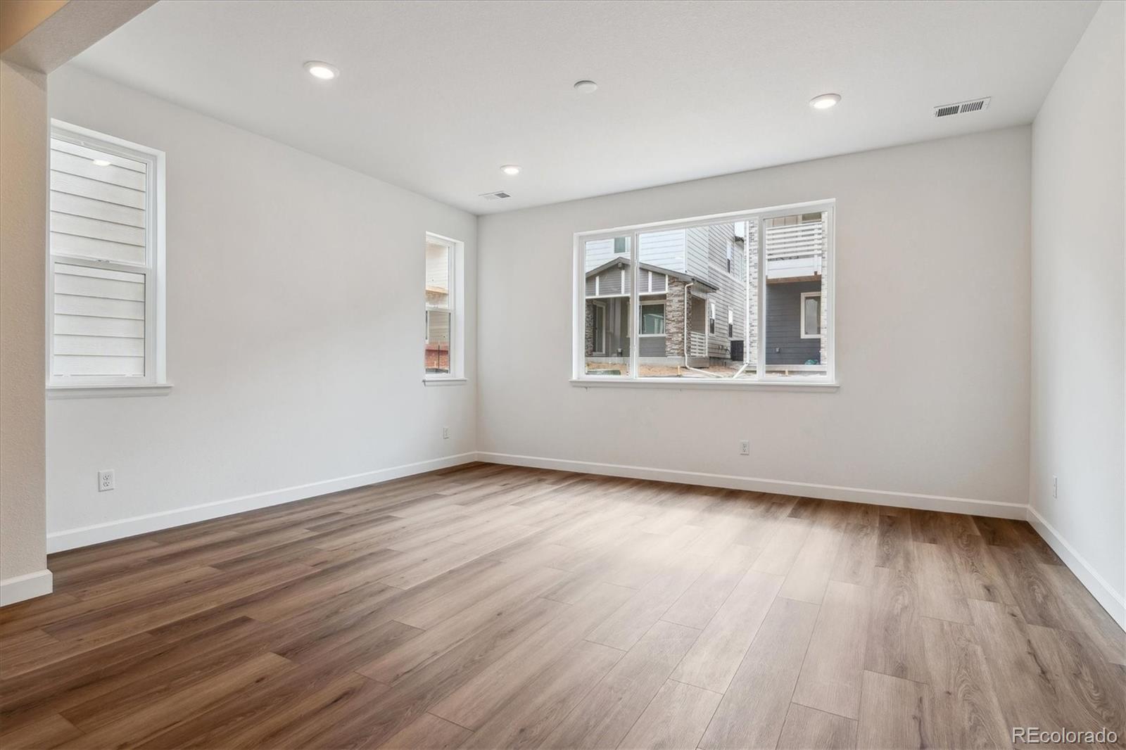 MLS Image #10 for 8498  eagle river street,littleton, Colorado