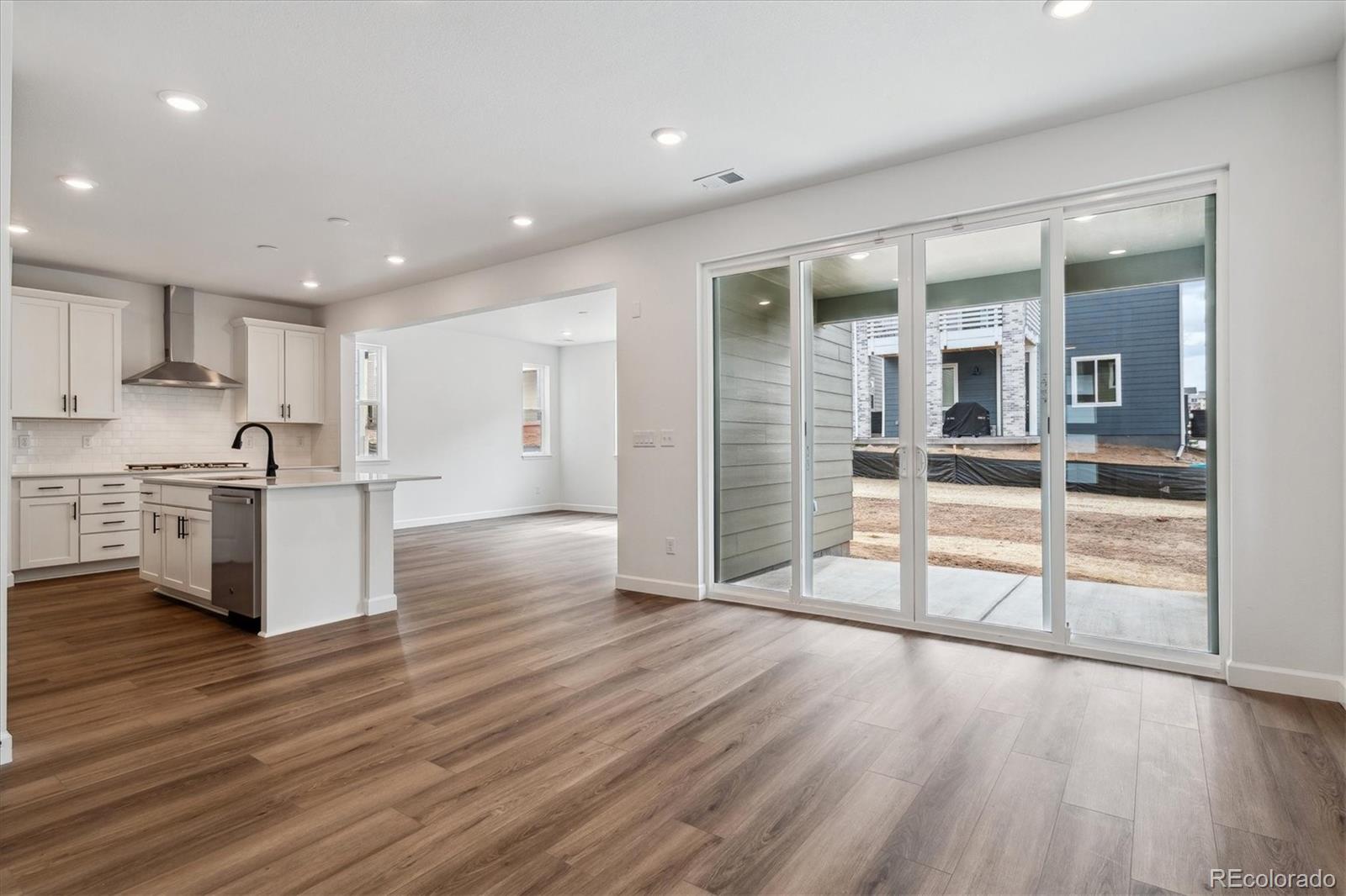 MLS Image #3 for 8498  eagle river street,littleton, Colorado