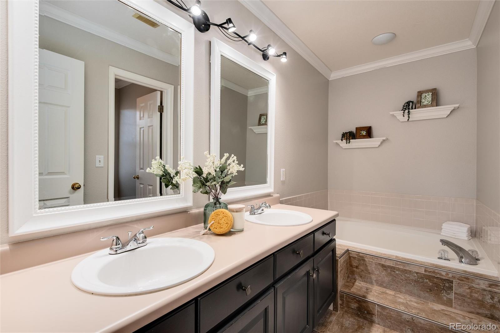 MLS Image #15 for 18997 e crestridge circle,aurora, Colorado