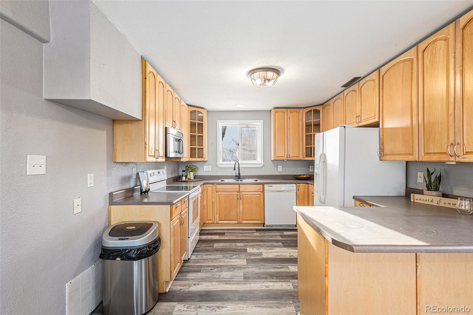MLS Image #11 for 11 w clover circle,colorado springs, Colorado