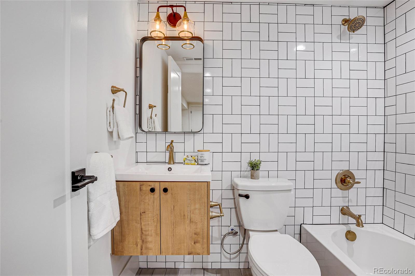 MLS Image #24 for 5576 e lehigh avenue,denver, Colorado