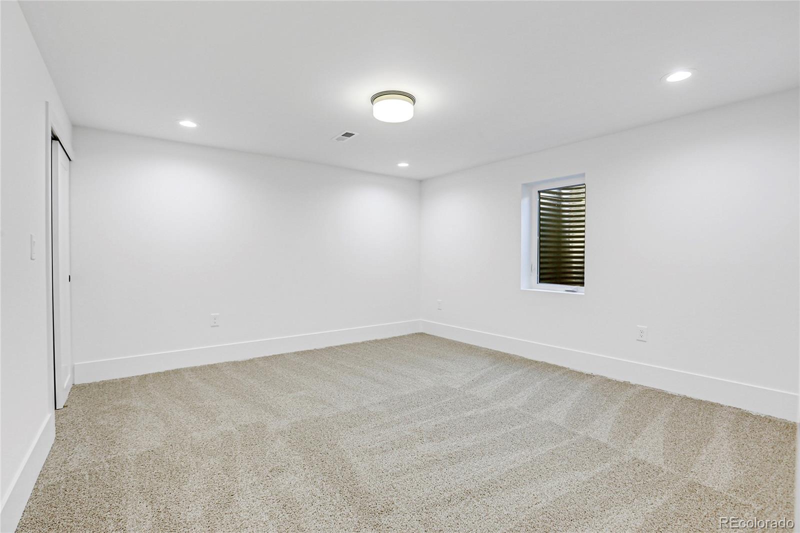 MLS Image #25 for 5576 e lehigh avenue,denver, Colorado