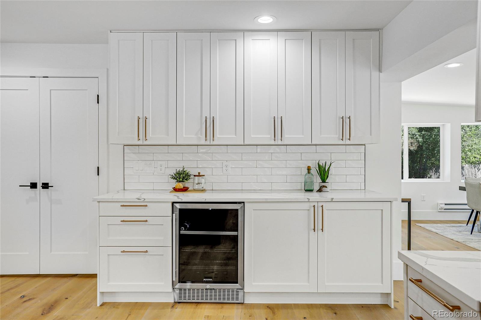 MLS Image #6 for 5576 e lehigh avenue,denver, Colorado
