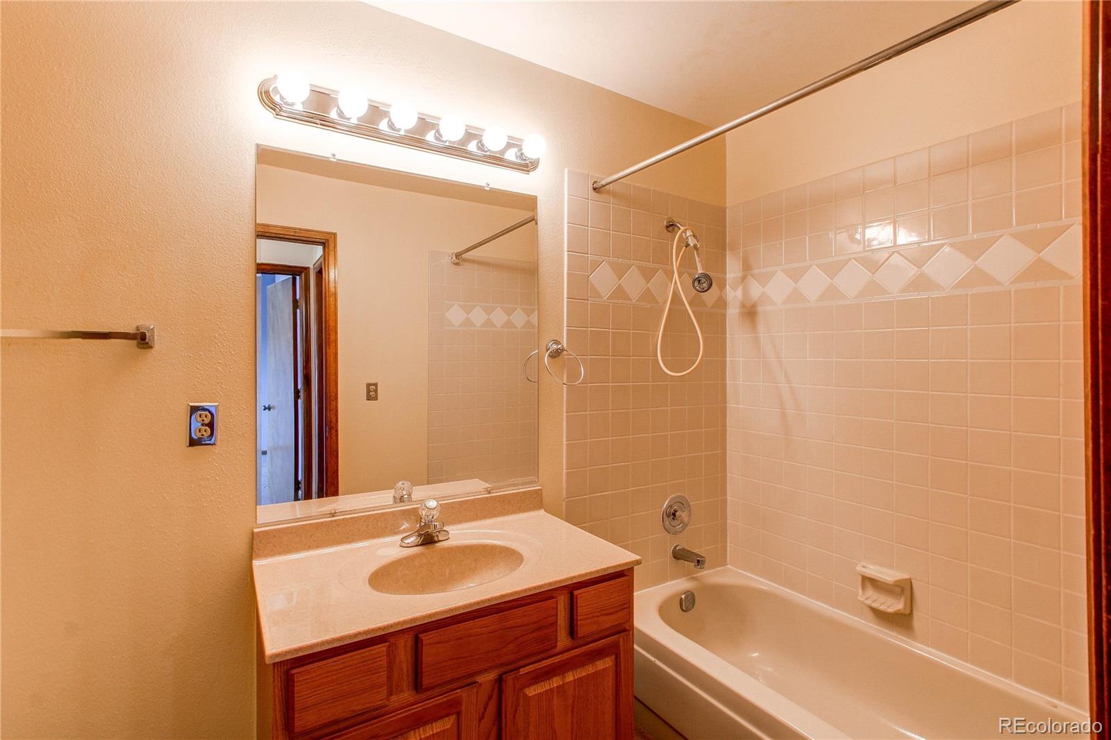 MLS Image #20 for 4206 s granby street e,aurora, Colorado
