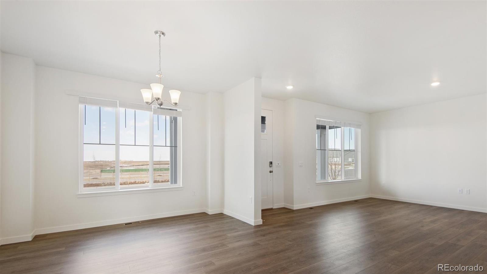 MLS Image #2 for 693 n tempe street,aurora, Colorado