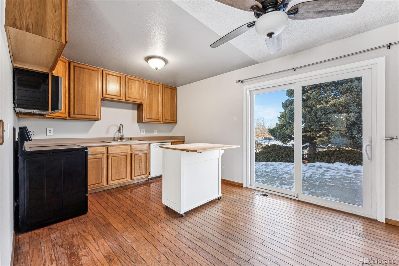 MLS Image #12 for 10401 w lehigh avenue,denver, Colorado