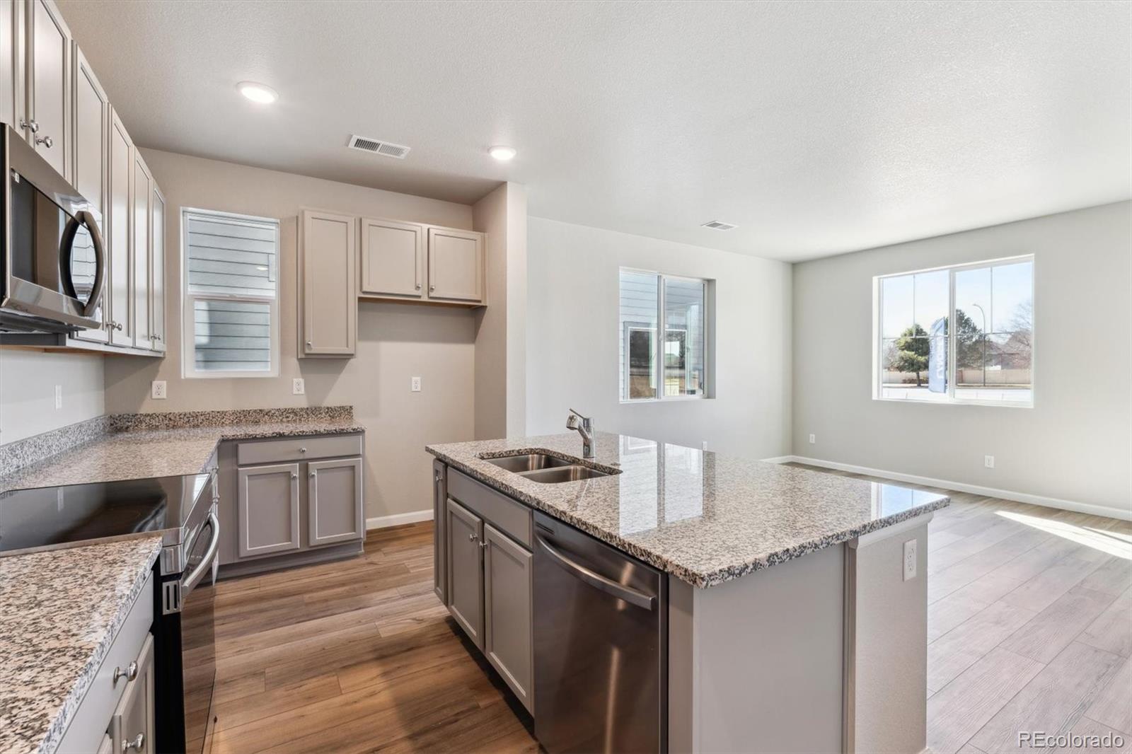 MLS Image #3 for 290  scaup lane,johnstown, Colorado