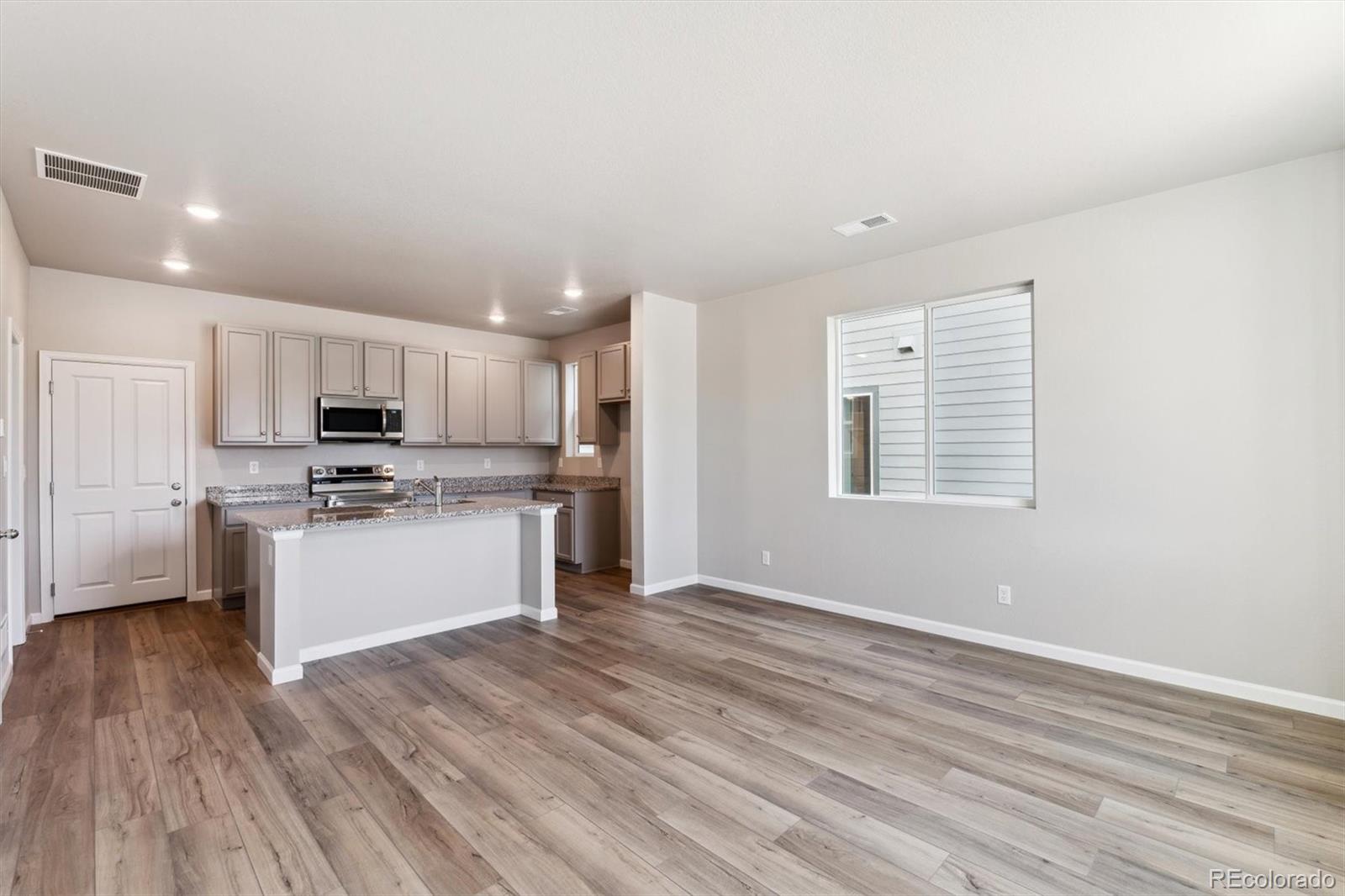 MLS Image #7 for 290  scaup lane,johnstown, Colorado