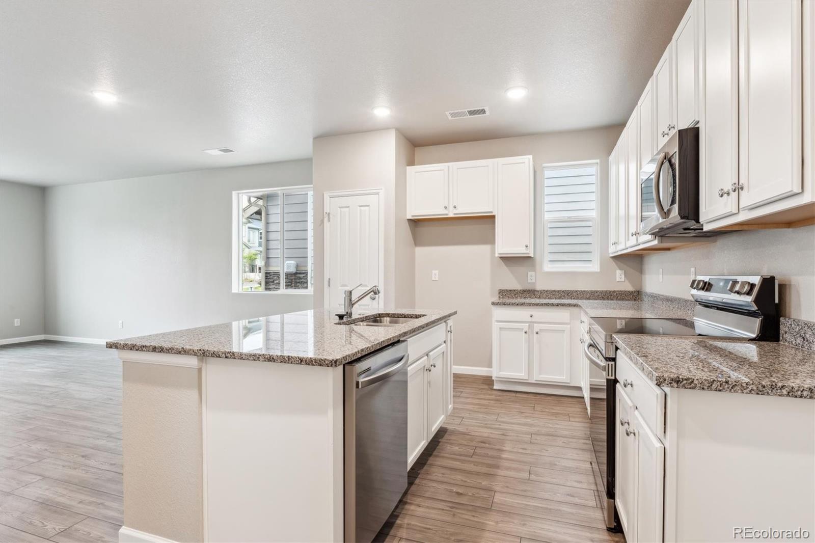 MLS Image #9 for 286  shoveler way,johnstown, Colorado