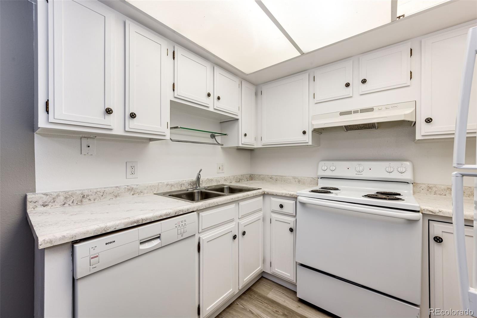 MLS Image #3 for 13890 e marina drive,aurora, Colorado