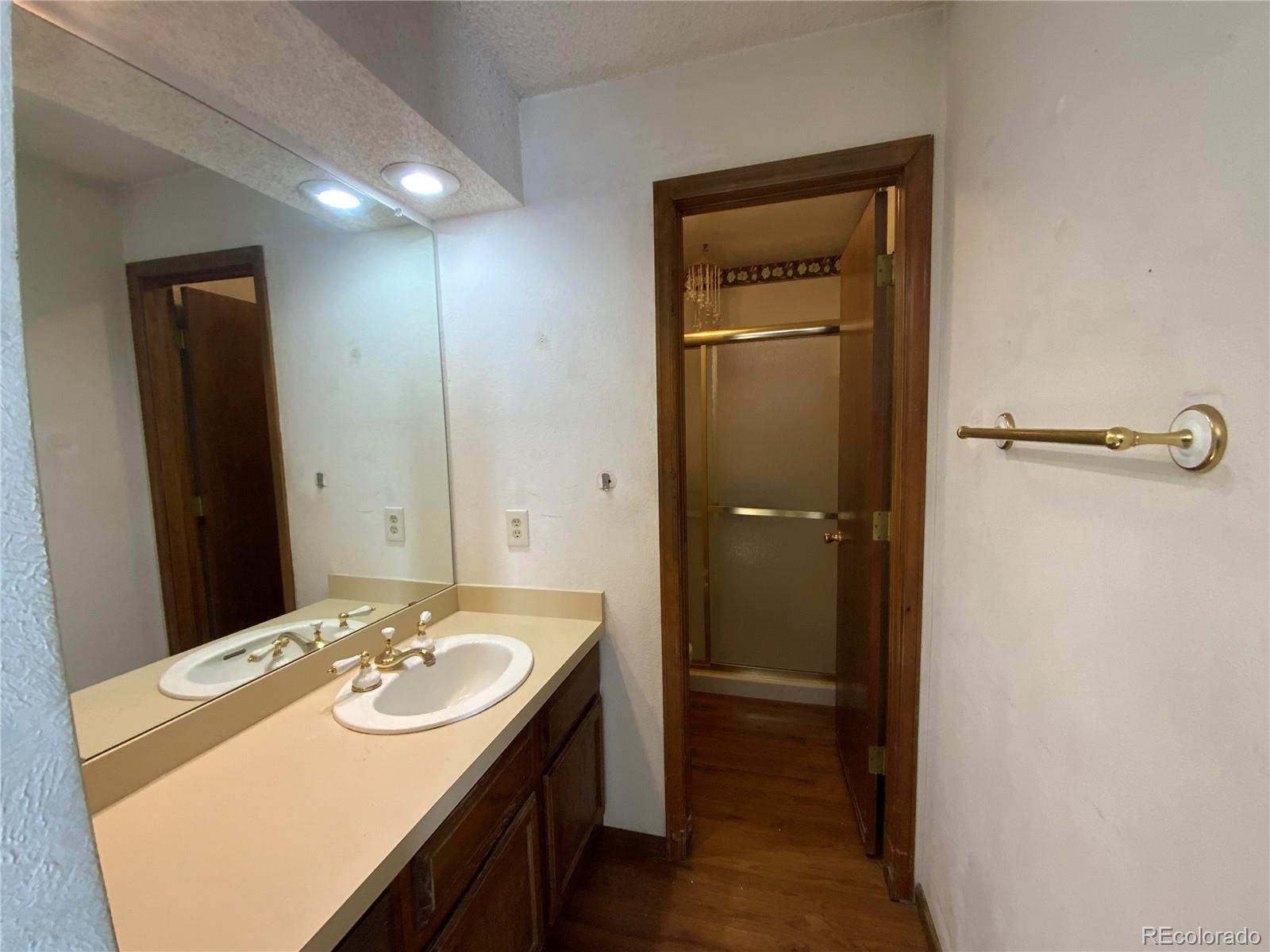 MLS Image #18 for 191 s dearborn circle,aurora, Colorado