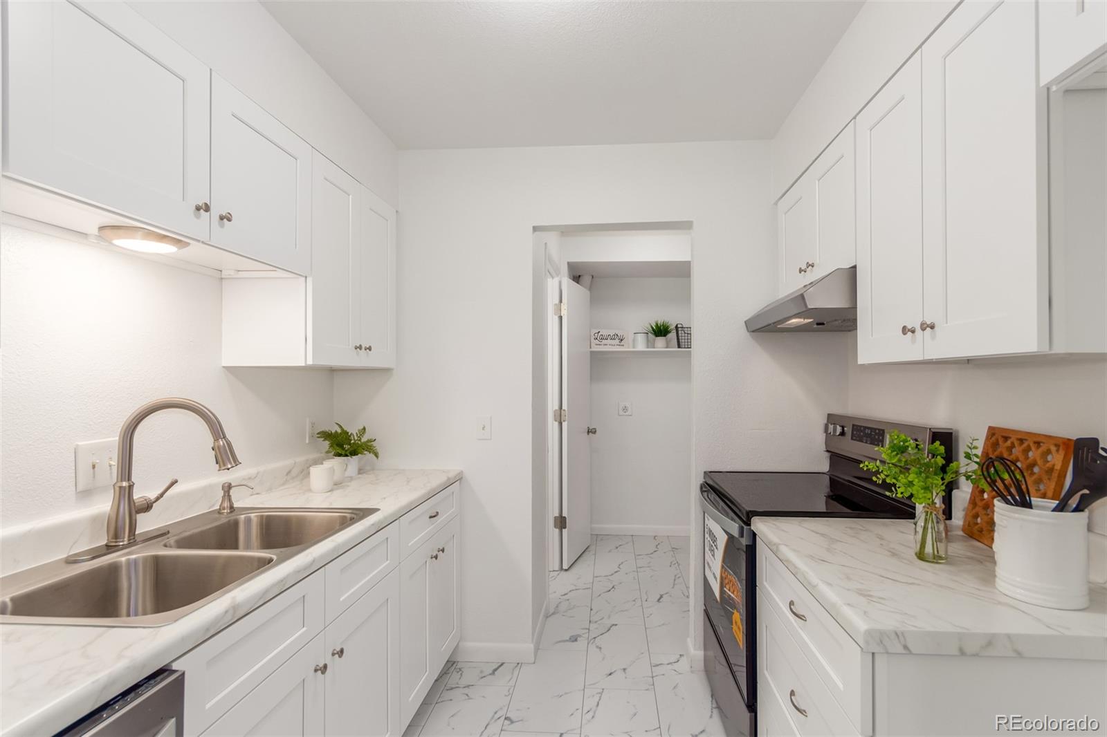 MLS Image #8 for 7995 e mississippi avenue,denver, Colorado