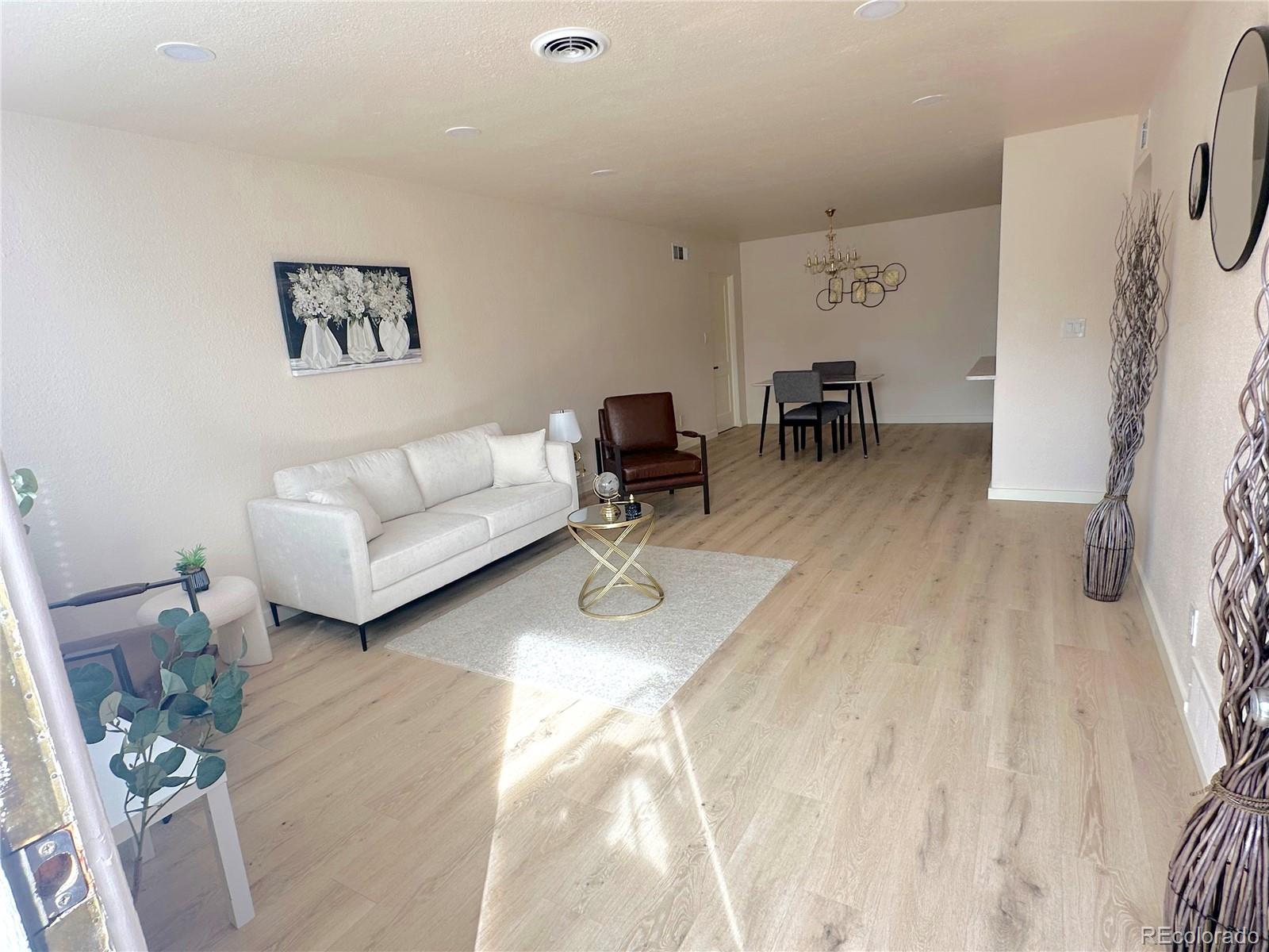 MLS Image #7 for 1120  tucson street,aurora, Colorado