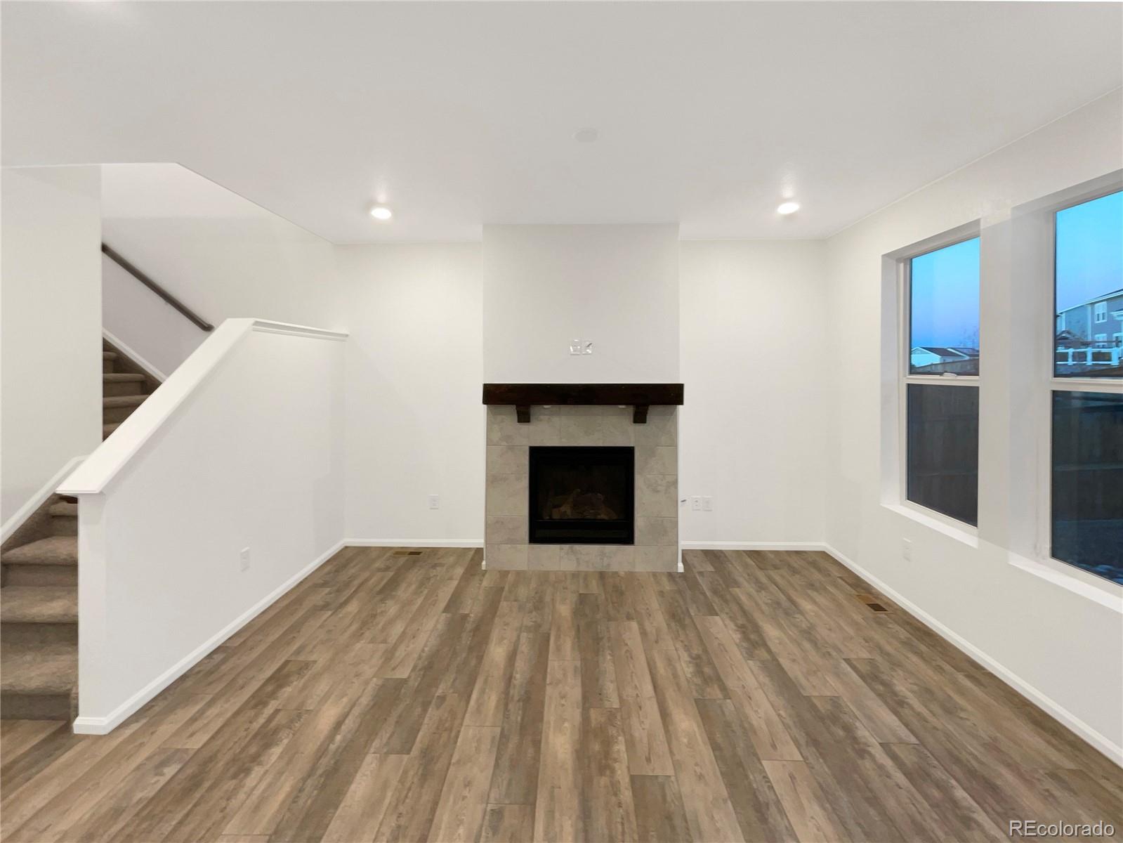 MLS Image #2 for 810 n vandriver way,aurora, Colorado