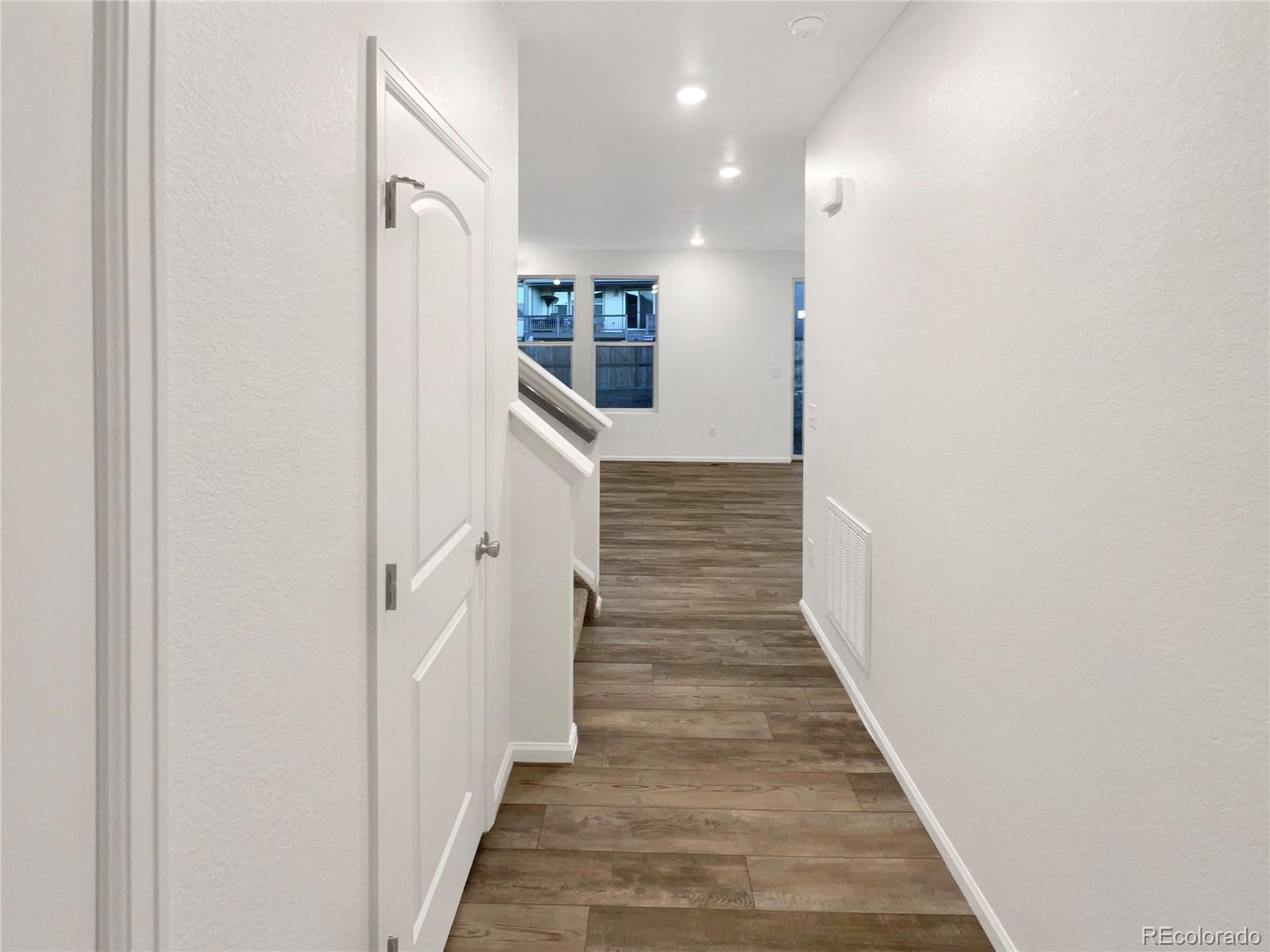 MLS Image #8 for 810 n vandriver way,aurora, Colorado