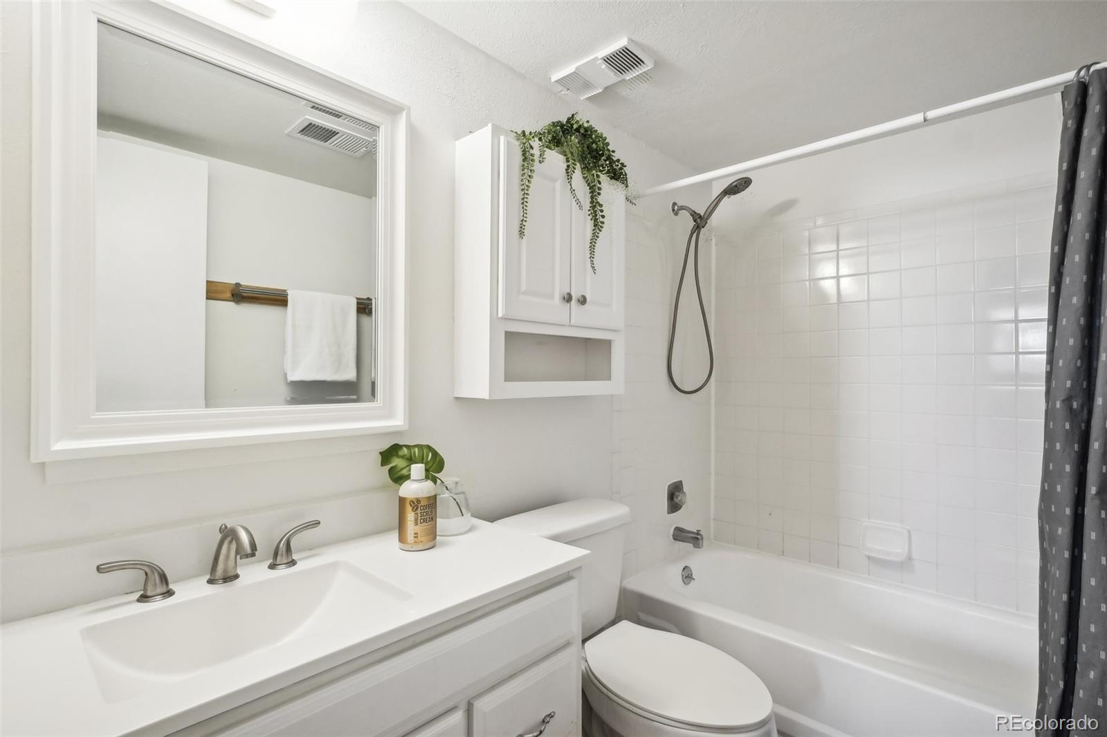 MLS Image #7 for 12470 e cornell avenue,aurora, Colorado