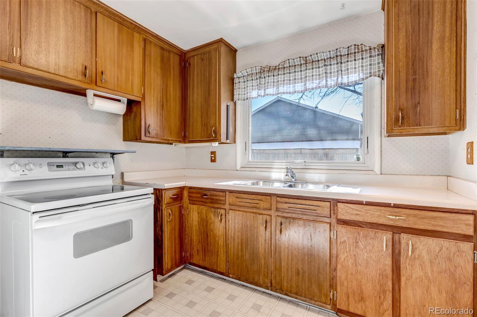 MLS Image #4 for 3329 e la salle street,colorado springs, Colorado