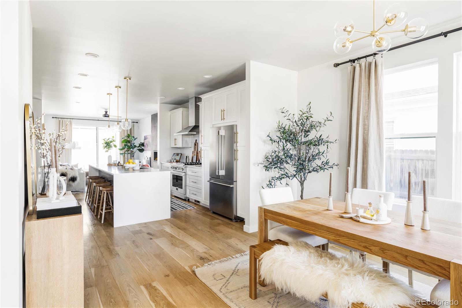 MLS Image #3 for 2469 s acoma street,denver, Colorado